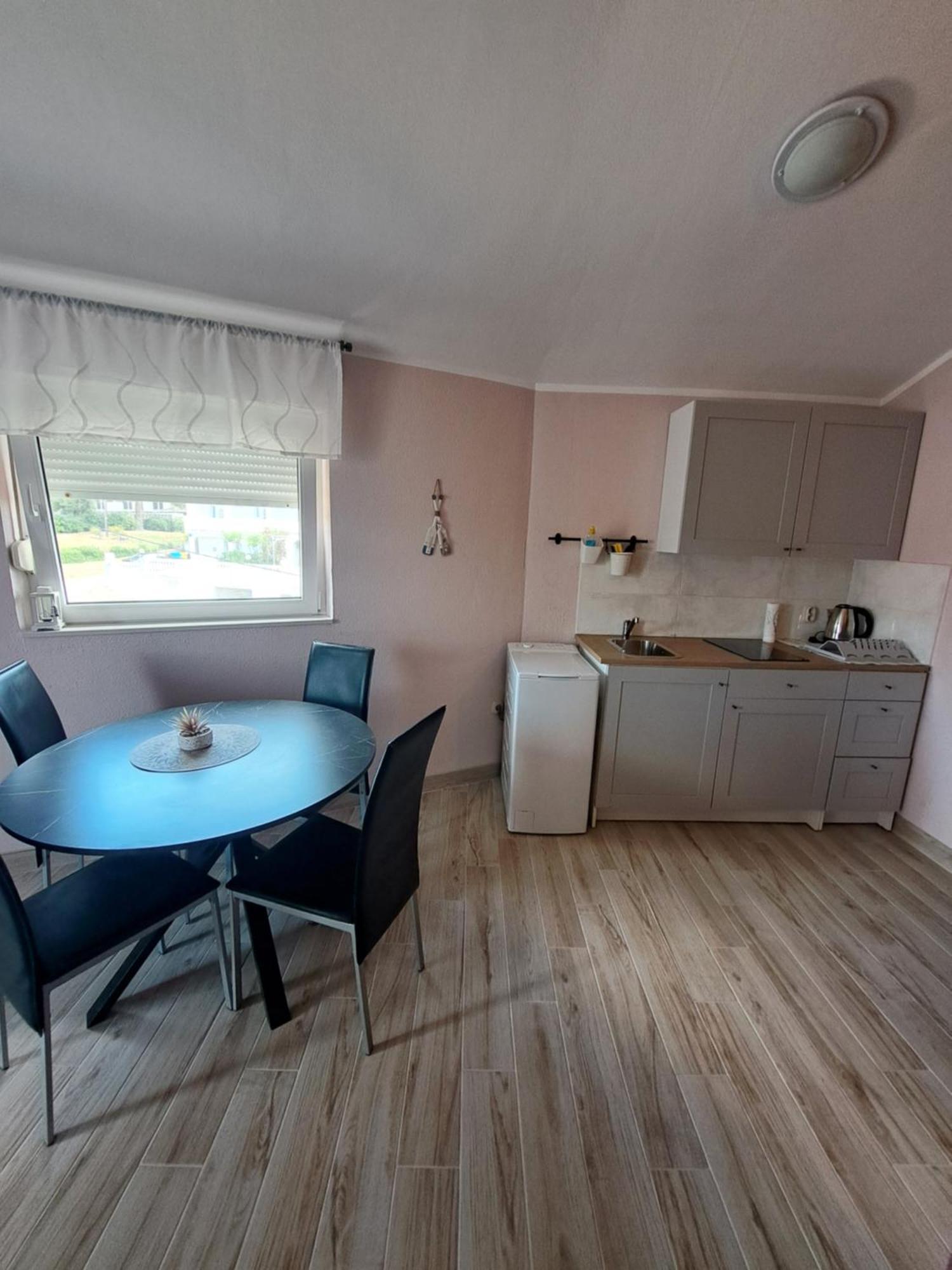 Apartment 4d